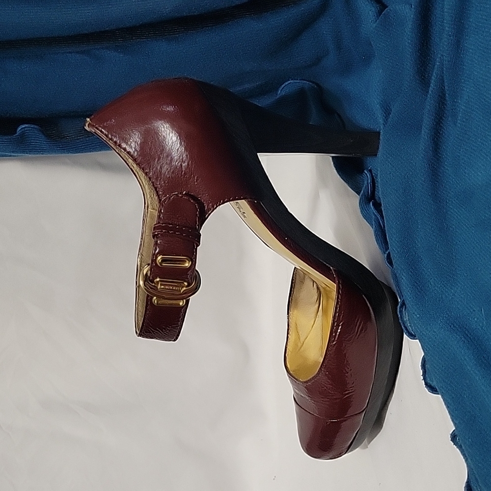 Michael Kors Maroon Closed-Toe Platform Heel Size 7